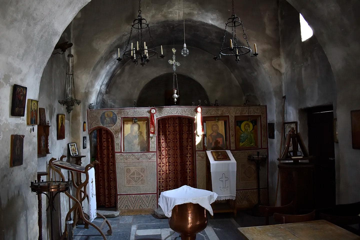 holy church of apostle paul inside